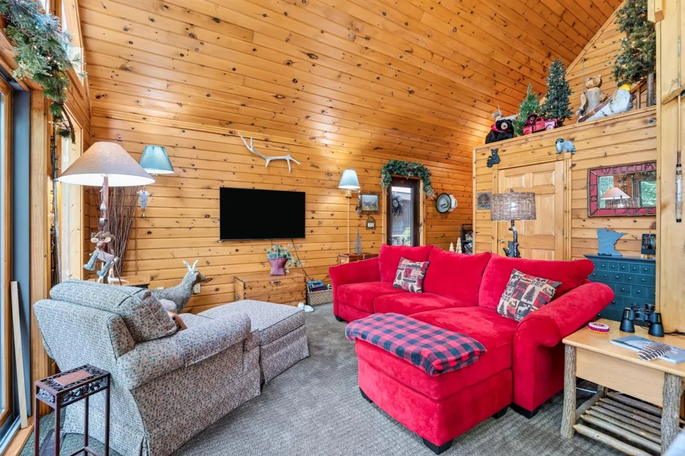 11288 W Quail Lane Hayward, WI 54843