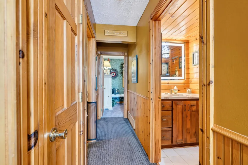 11288 W Quail Lane Hayward, WI 54843