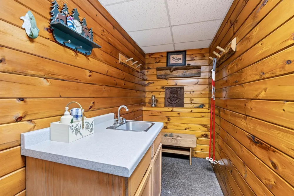11288 W Quail Lane Hayward, WI 54843