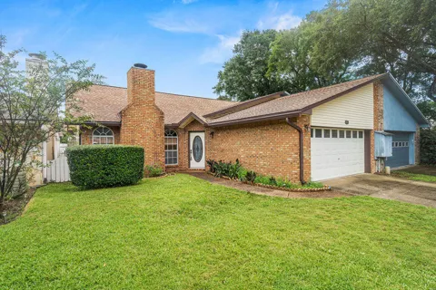 851 Holbrook Circle