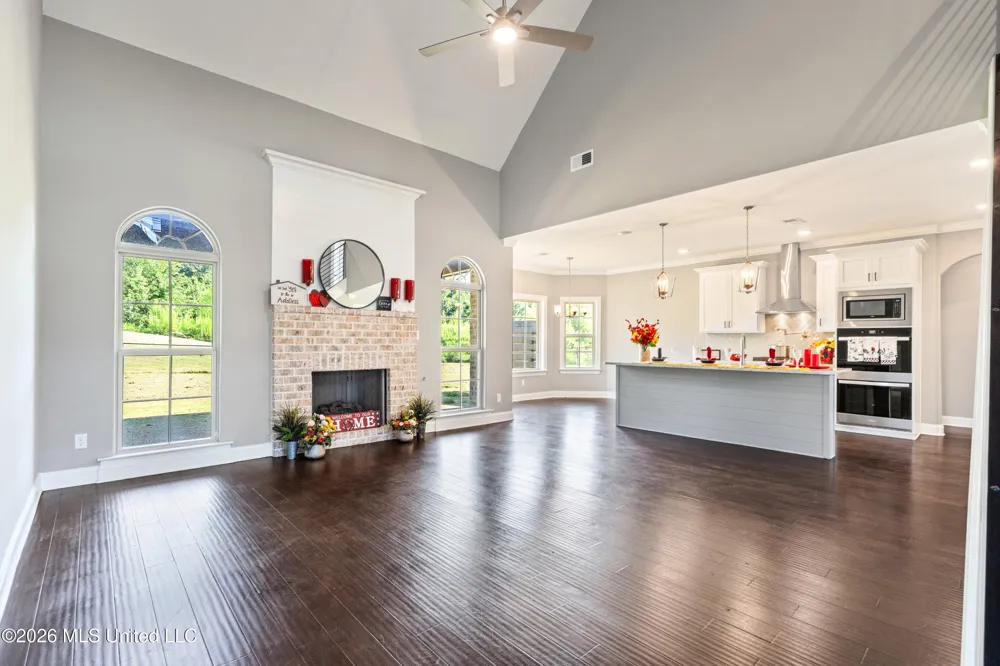 224 Poplar Lane Holly Springs, MS 38635
