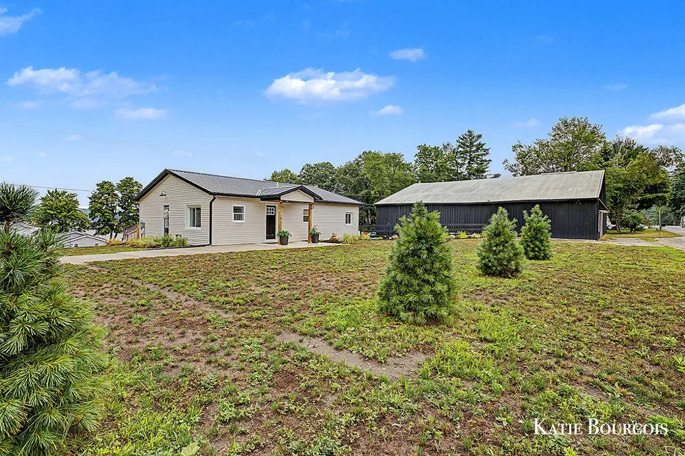 7510 Taft Road Mecosta, MI 49332