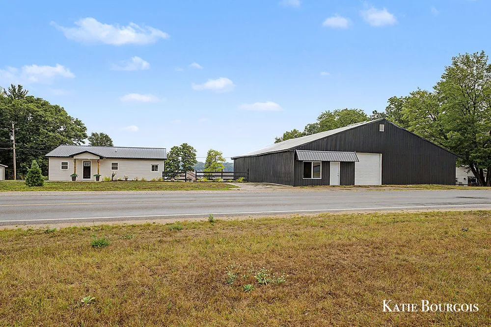7510 Taft Road Mecosta, MI 49332