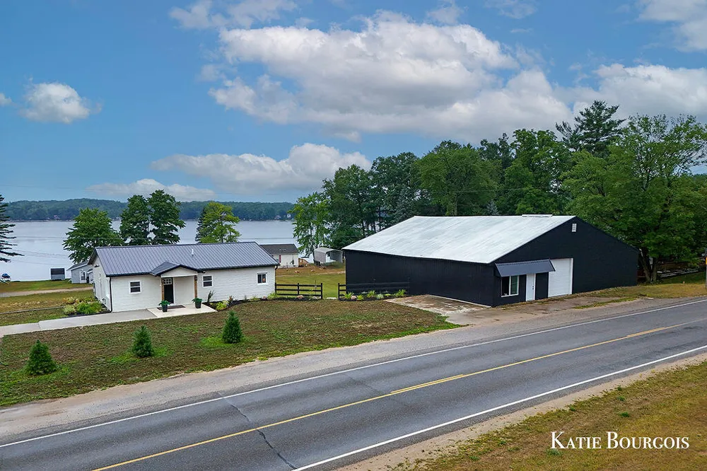 7510 Taft Road Mecosta, MI 49332