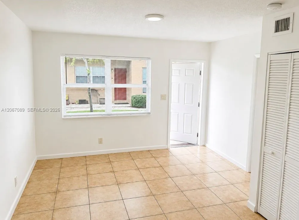 272 SW 3rd St #A-D Deerfield Beach, FL 33441