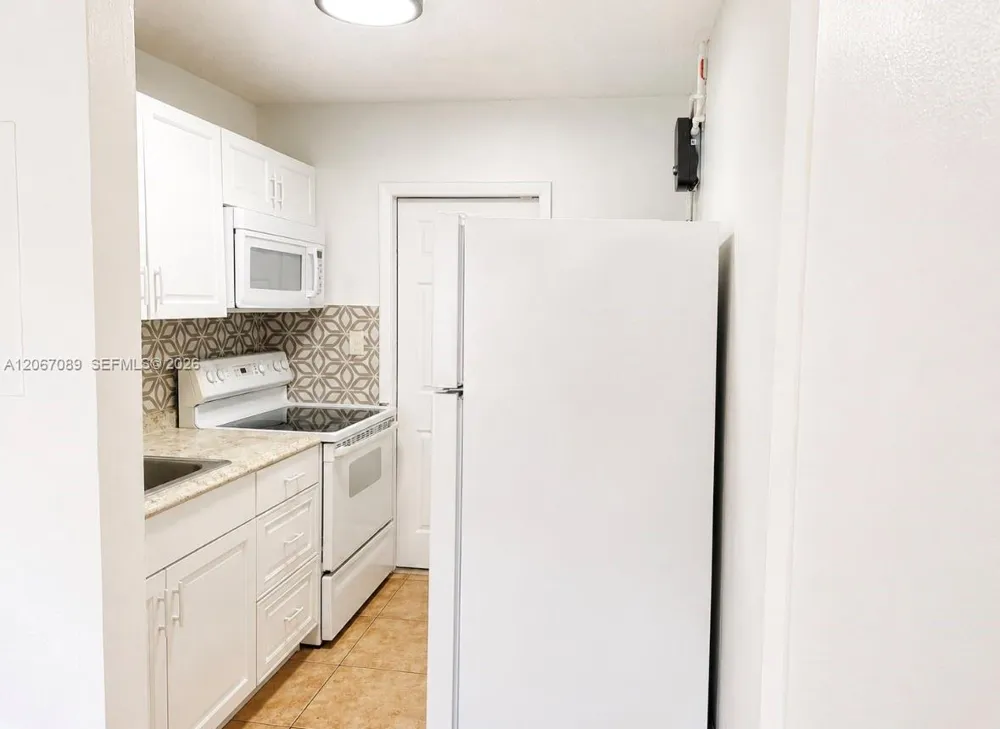 272 SW 3rd St #A-D Deerfield Beach, FL 33441