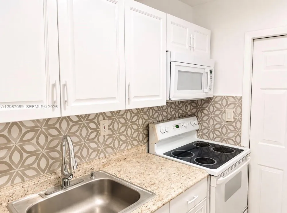 272 SW 3rd St #A-D Deerfield Beach, FL 33441