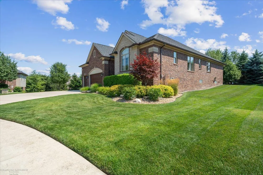 62735 Franklin Park Drive Washington Township, MI 48094