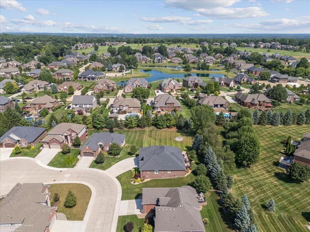62735 Franklin Park Drive Washington Township, MI 48094