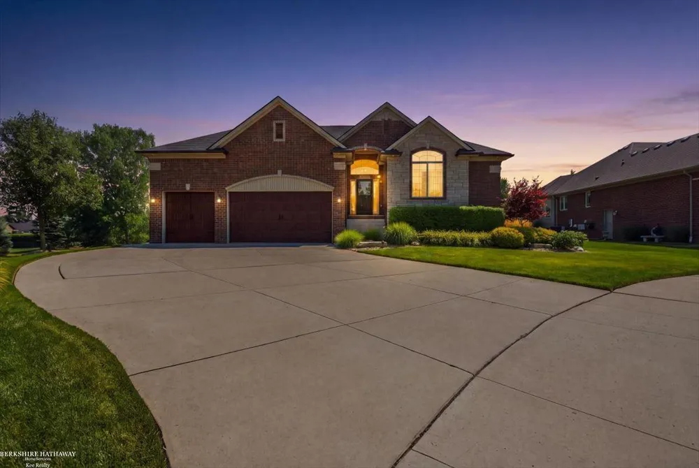 62735 Franklin Park Drive Washington Township, MI 48094