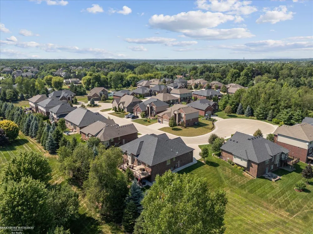 62735 Franklin Park Drive Washington Township, MI 48094