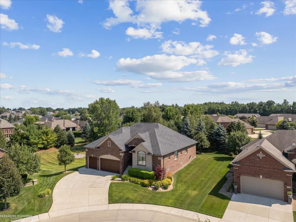 62735 Franklin Park Drive Washington Township, MI 48094