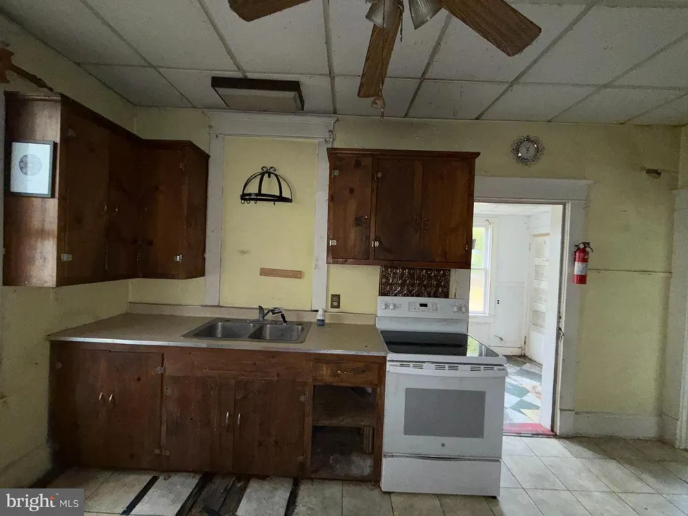 110 MAIN STREET Edinburg, VA 22824
