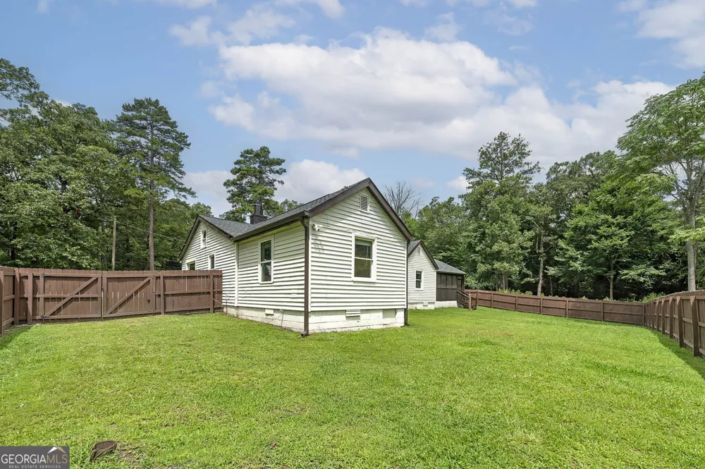3930 W Side PL Ellenwood, GA 30294