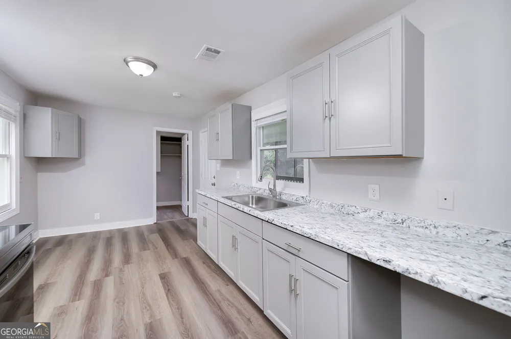 3930 W Side PL Ellenwood, GA 30294
