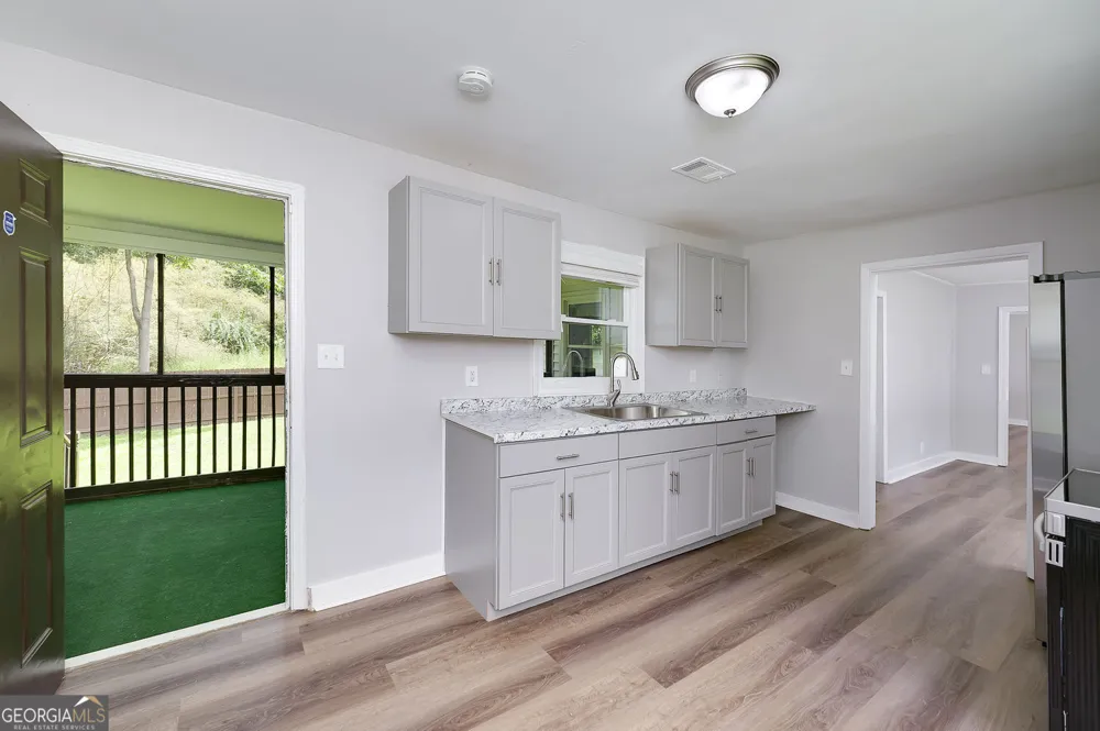 3930 W Side PL Ellenwood, GA 30294
