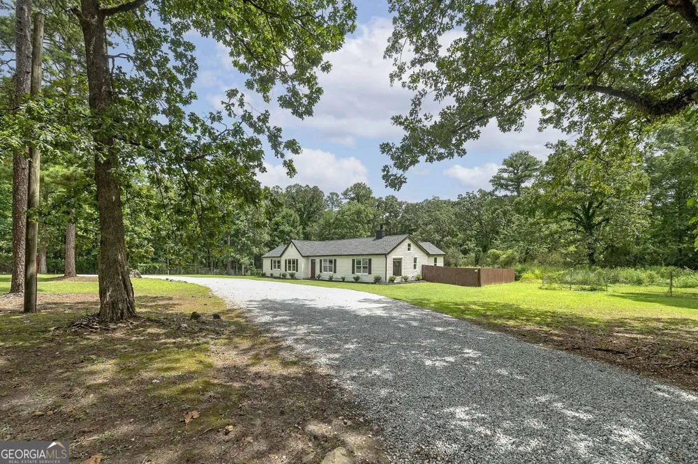 3930 W Side PL Ellenwood, GA 30294