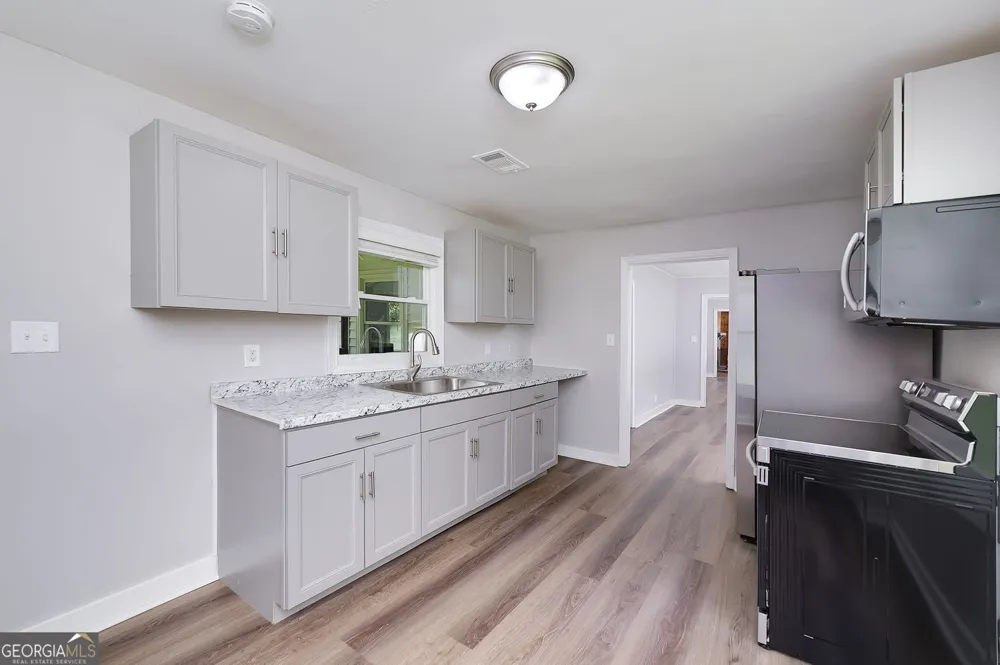 3930 W Side PL Ellenwood, GA 30294