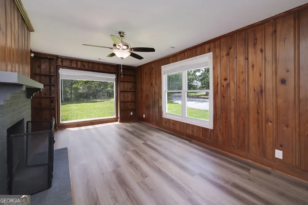 3930 W Side PL Ellenwood, GA 30294