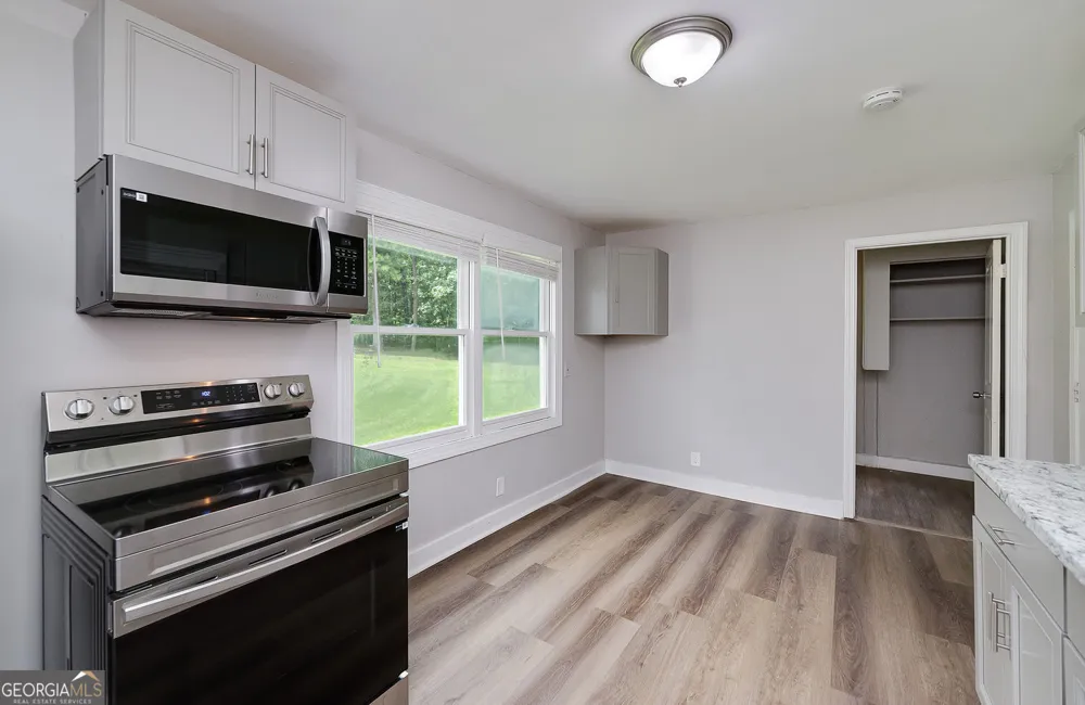 3930 W Side PL Ellenwood, GA 30294
