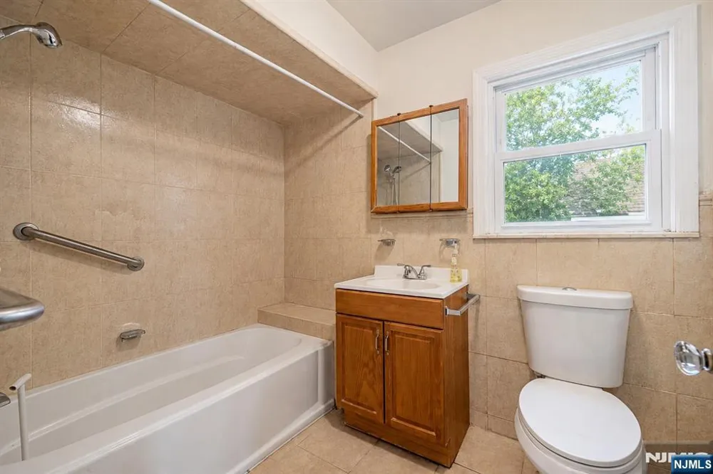 239 8th Avenue Paterson, NJ 07514