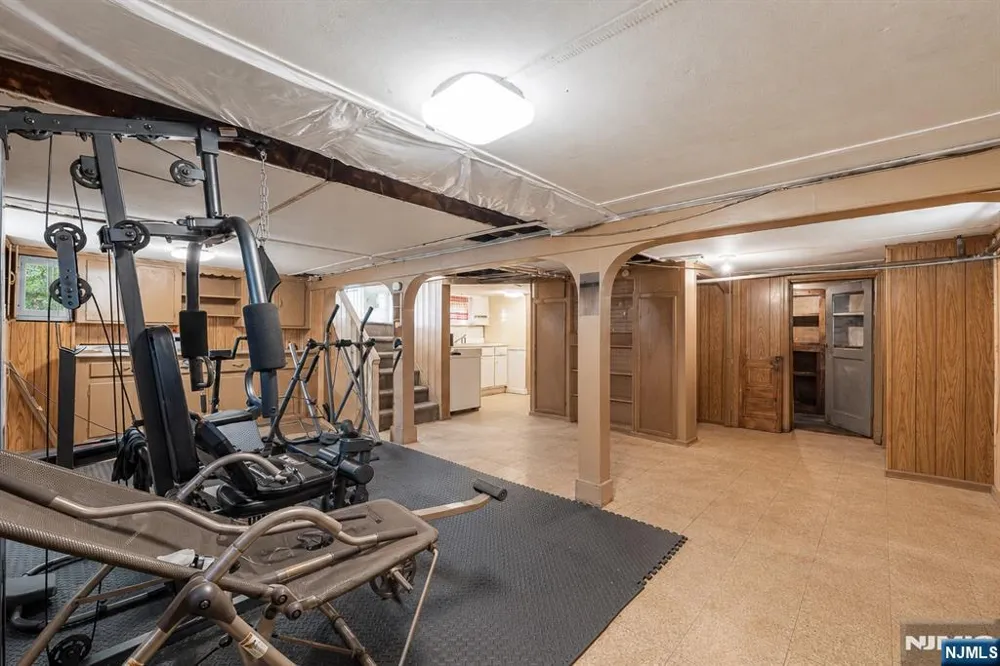 239 8th Avenue Paterson, NJ 07514