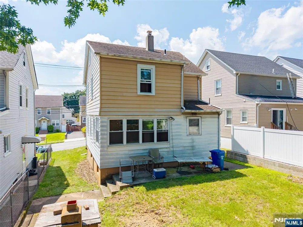 239 8th Avenue Paterson, NJ 07514