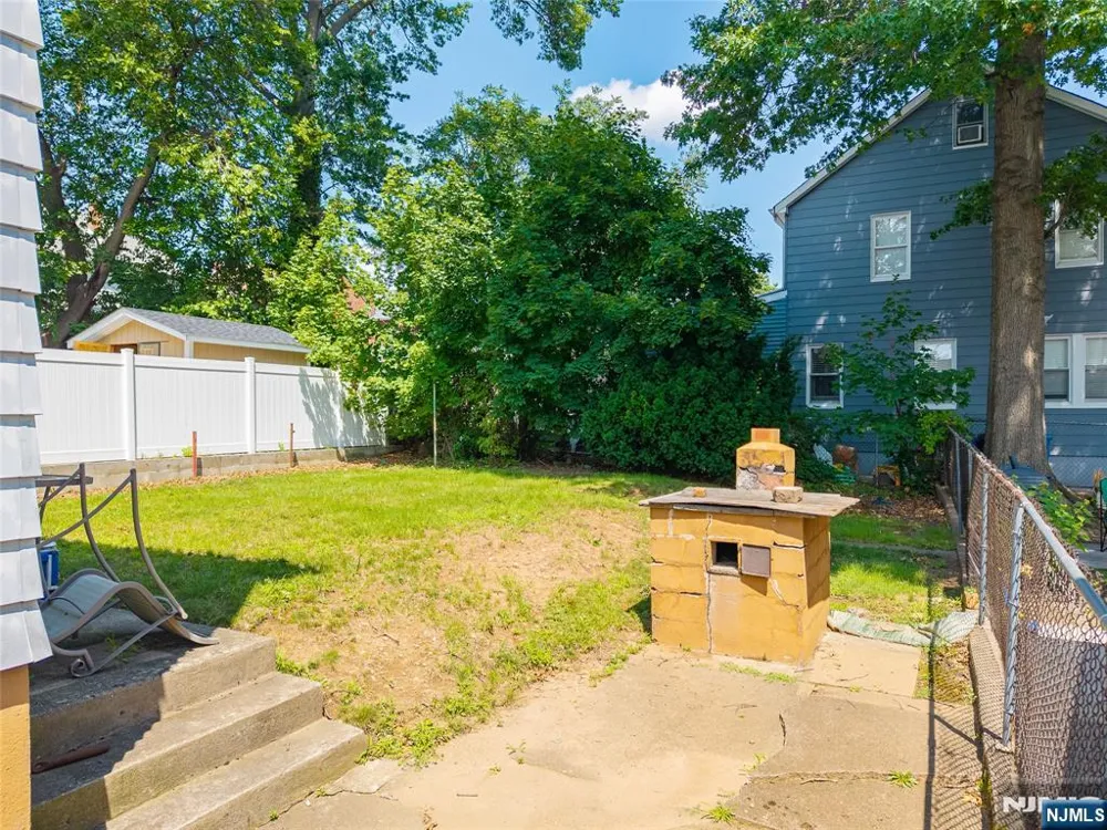 239 8th Avenue Paterson, NJ 07514