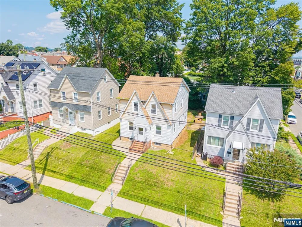 239 8th Avenue Paterson, NJ 07514
