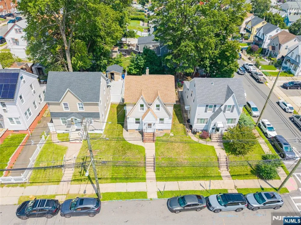 239 8th Avenue Paterson, NJ 07514
