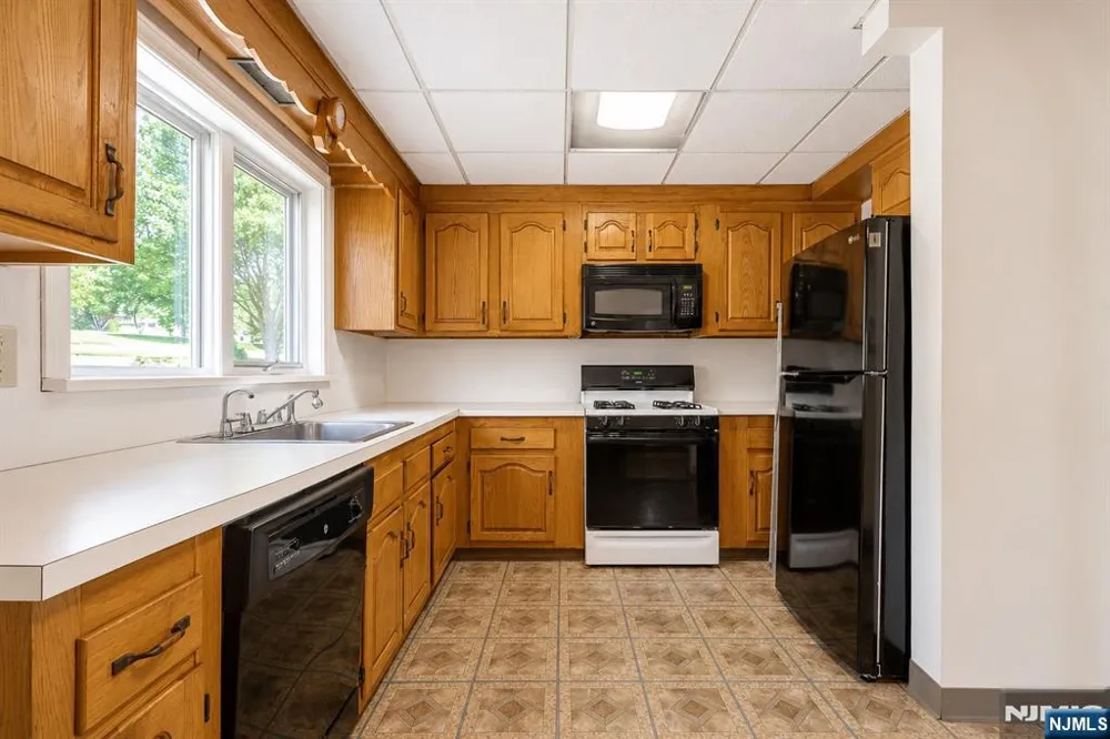 239 8th Avenue Paterson, NJ 07514