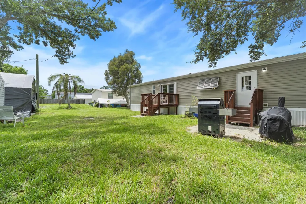 2802 SE JANET STREET Stuart, FL 34997