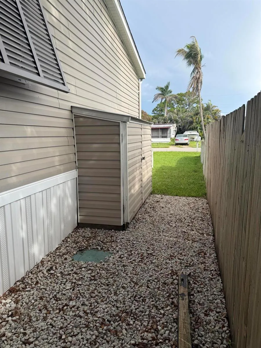 2802 SE JANET STREET Stuart, FL 34997