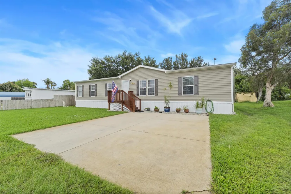 2802 SE JANET STREET Stuart, FL 34997