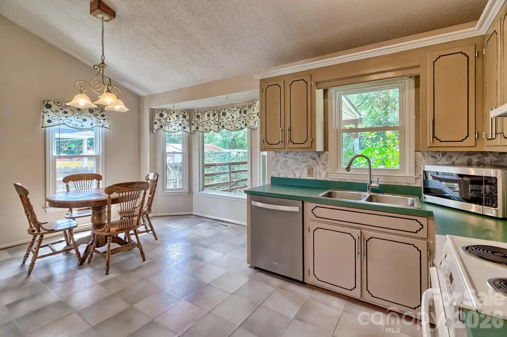 131 Santa Barbara Court West Columbia, SC 29170