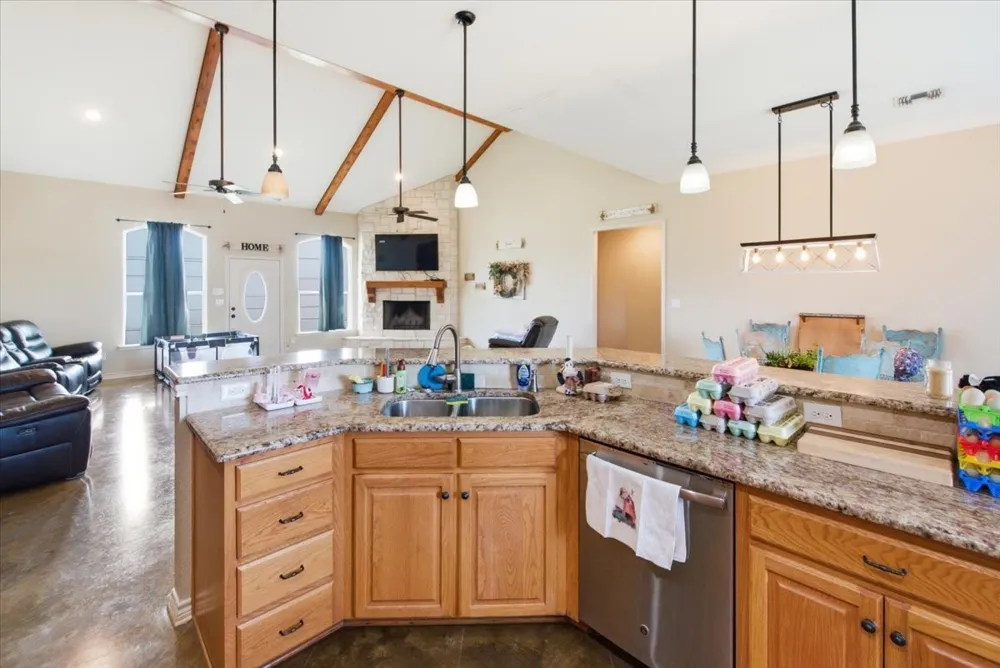 411 6th Street Coolidge, TX 76635