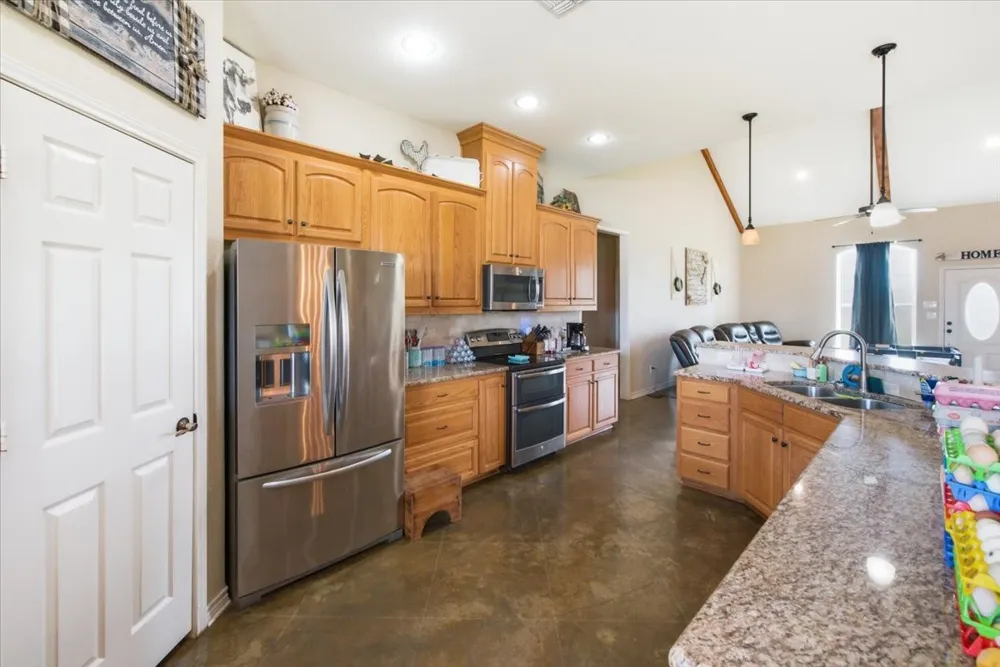 411 6th Street Coolidge, TX 76635