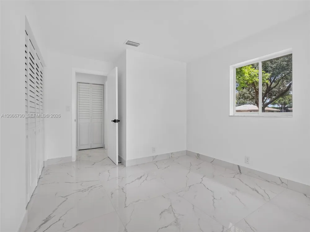 18956 Argosy Dr Boca Raton, FL 33496