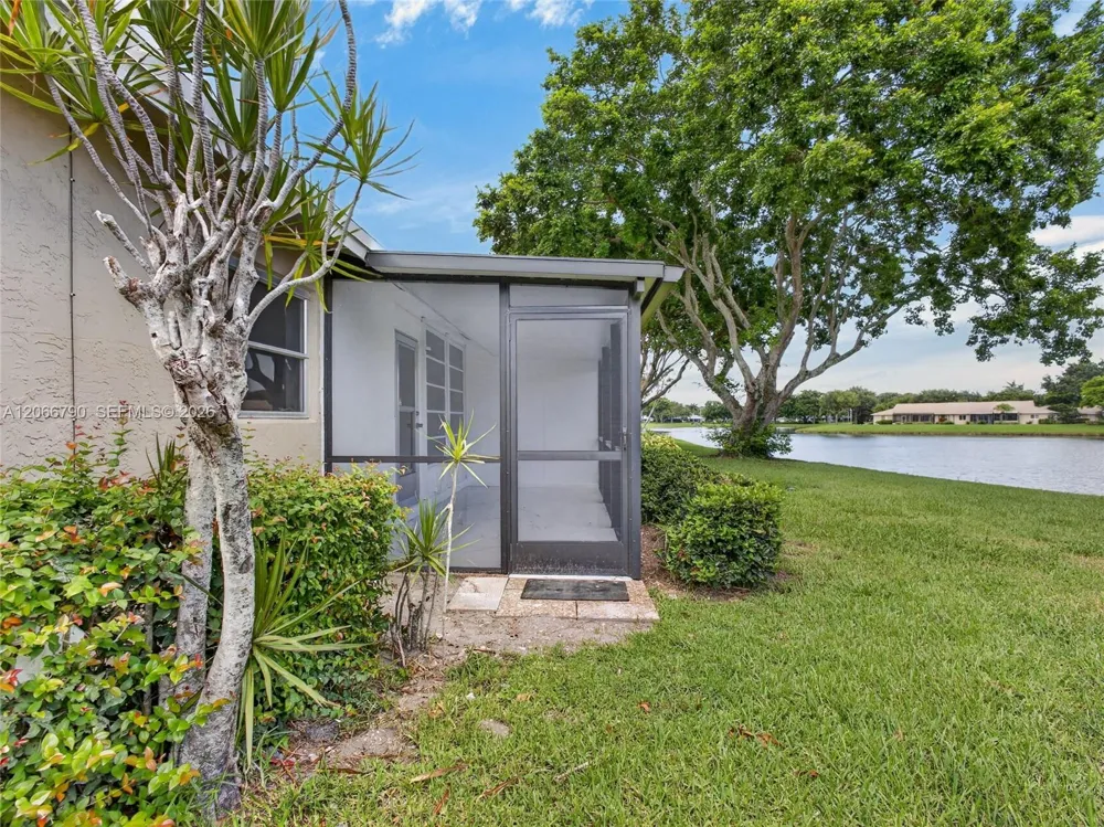 18956 Argosy Dr Boca Raton, FL 33496