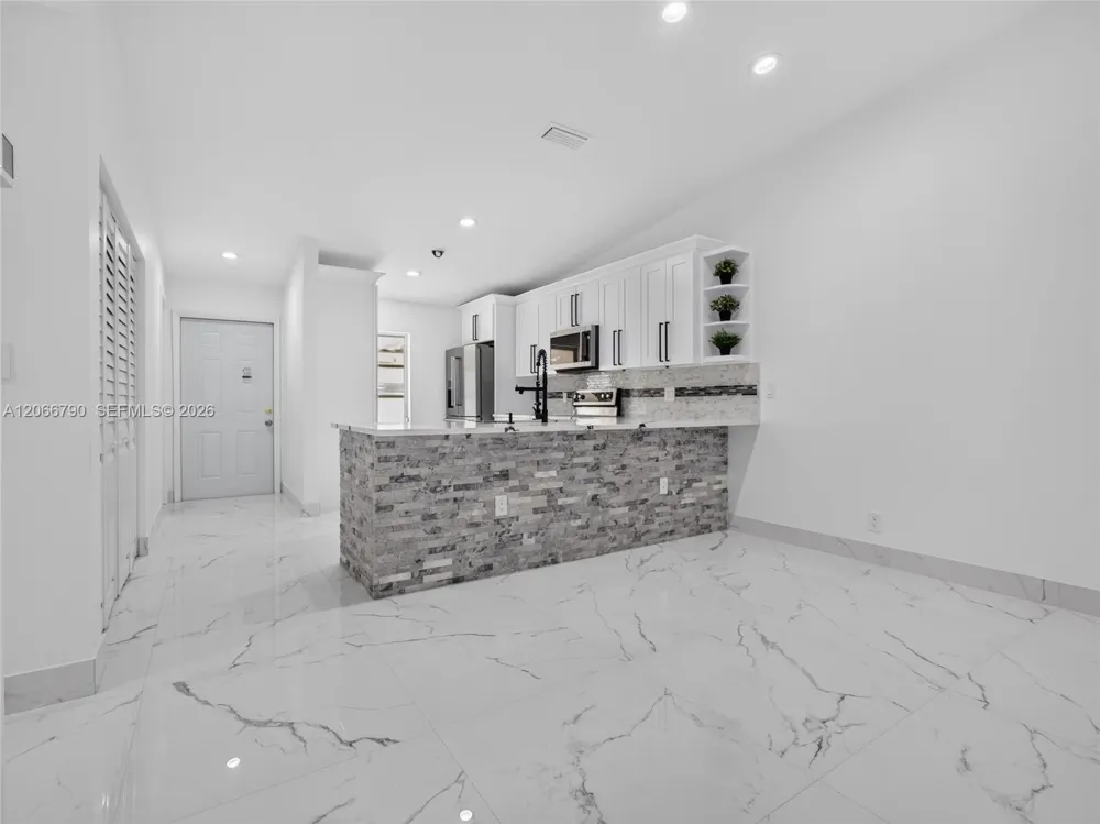 18956 Argosy Dr Boca Raton, FL 33496
