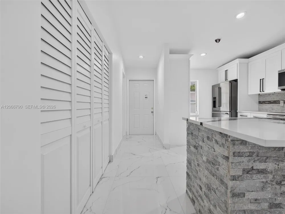 18956 Argosy Dr Boca Raton, FL 33496
