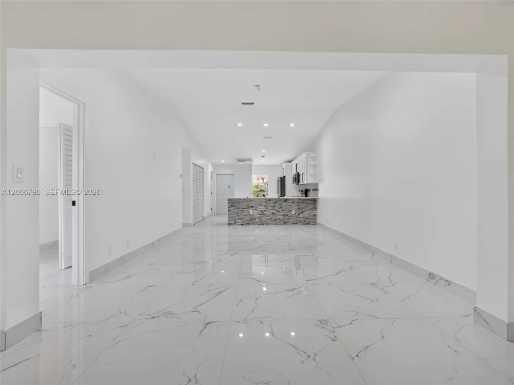 18956 Argosy Dr Boca Raton, FL 33496