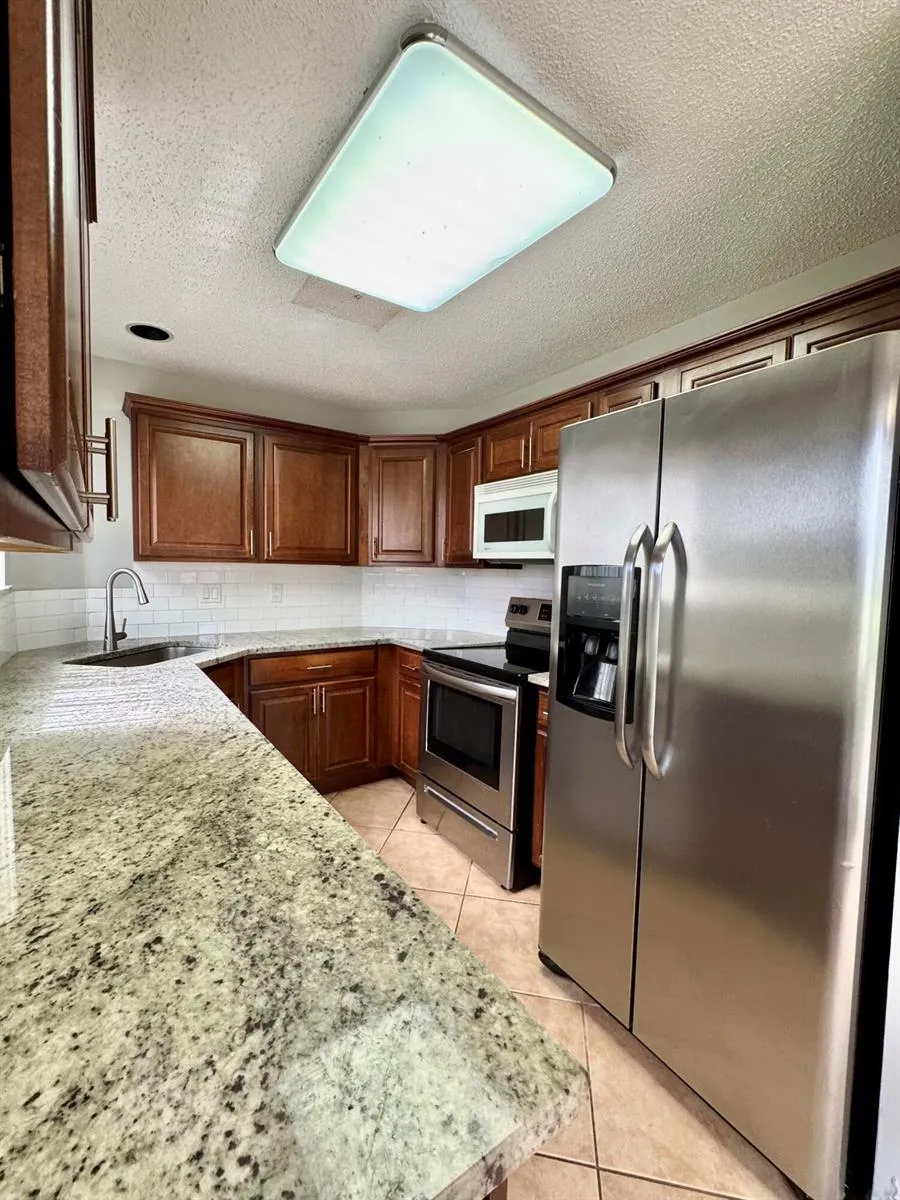 1877 DISCOVERY WAY Deerfield Beach, FL 33442