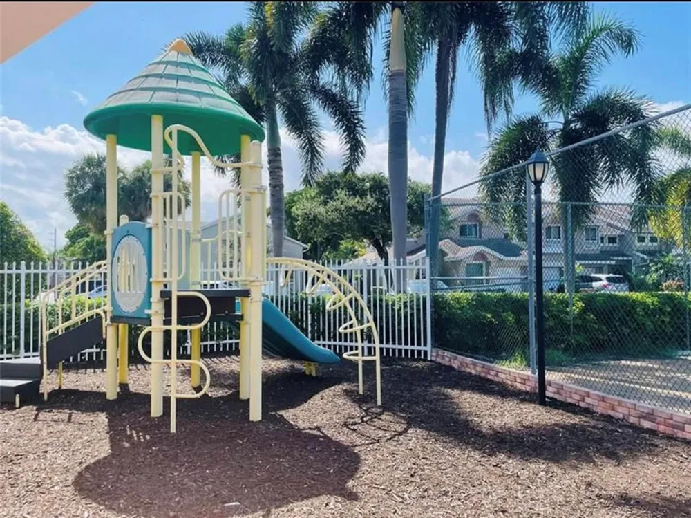 1877 DISCOVERY WAY Deerfield Beach, FL 33442
