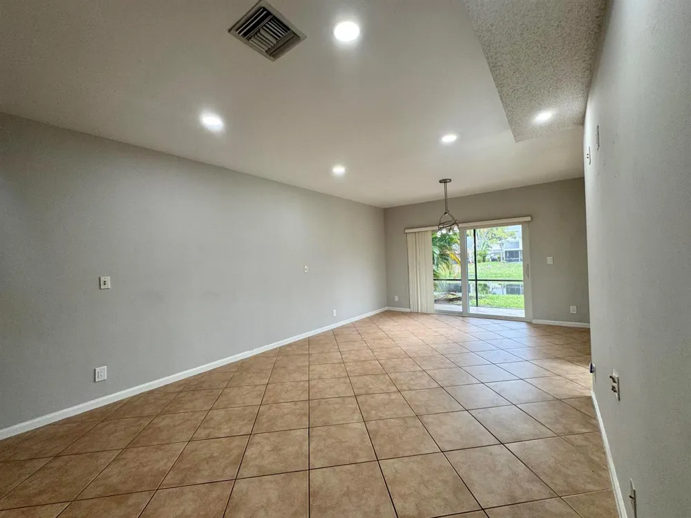 1877 DISCOVERY WAY Deerfield Beach, FL 33442