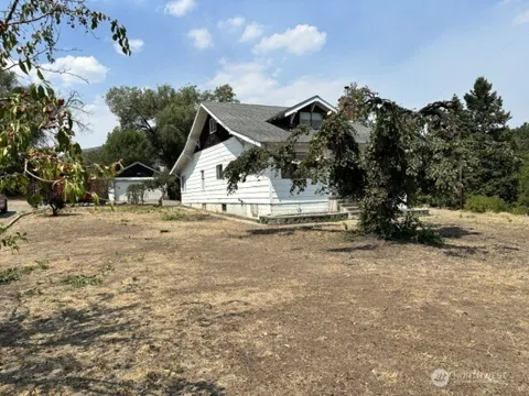 1722 Kay Street W
