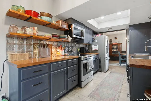 6806 Castlerae San Antonio, TX 78239
