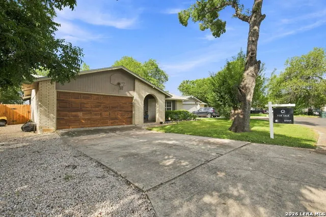 6806 Castlerae San Antonio, TX 78239
