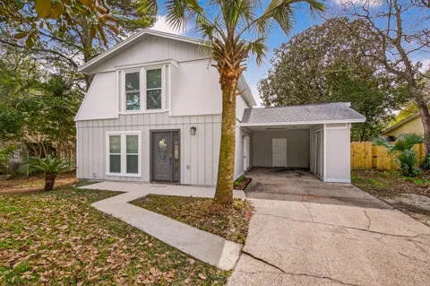 16 NW Cinderella Lane