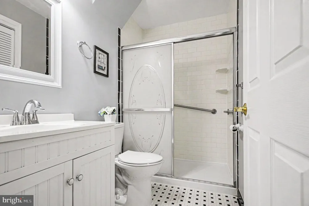 14337 BELLEVILLE AVENUE Woodbridge, VA 22193